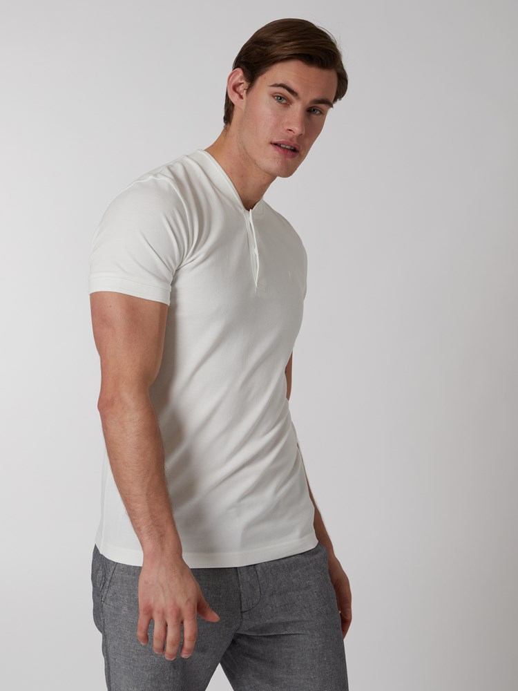 Benjamin pique 7249909_O77-MRCAPUCHIN-H22-Modell-Right_chn=boys_9808_Benjamin pique O77.jpg_Right||Right