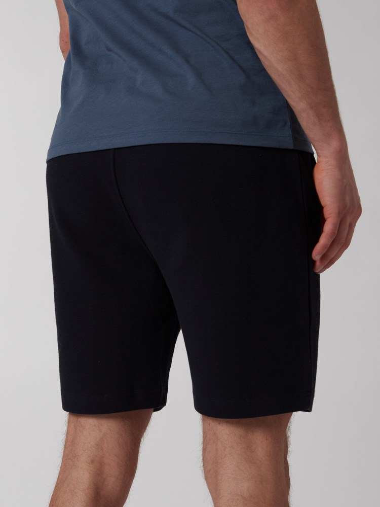 Giovanni shorts 7249911_C27-MRCAPUCHIN-H22-Modell-Back_chn=boys_8602_Giovanni shorts C27.jpg_Back||Back