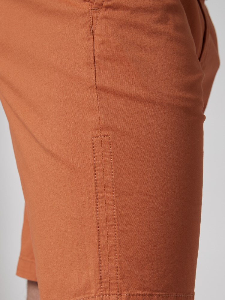 Crew chino shorts 7249913_ADJ-MRCAPUCHIN-H22-details_chn=boys_9332_Crew chino shorts ADJ.jpg_