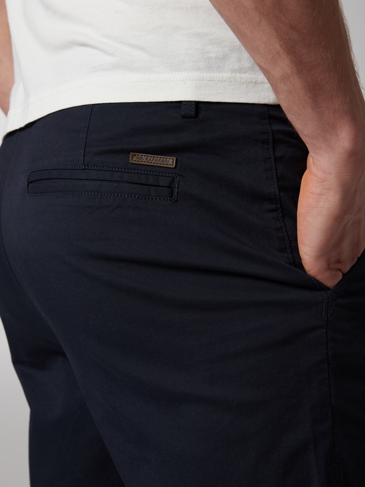 Crew chino shorts 7249913_C27-MRCAPUCHIN-H22-details_chn=boys_5273_Crew chino shorts C27.jpg_