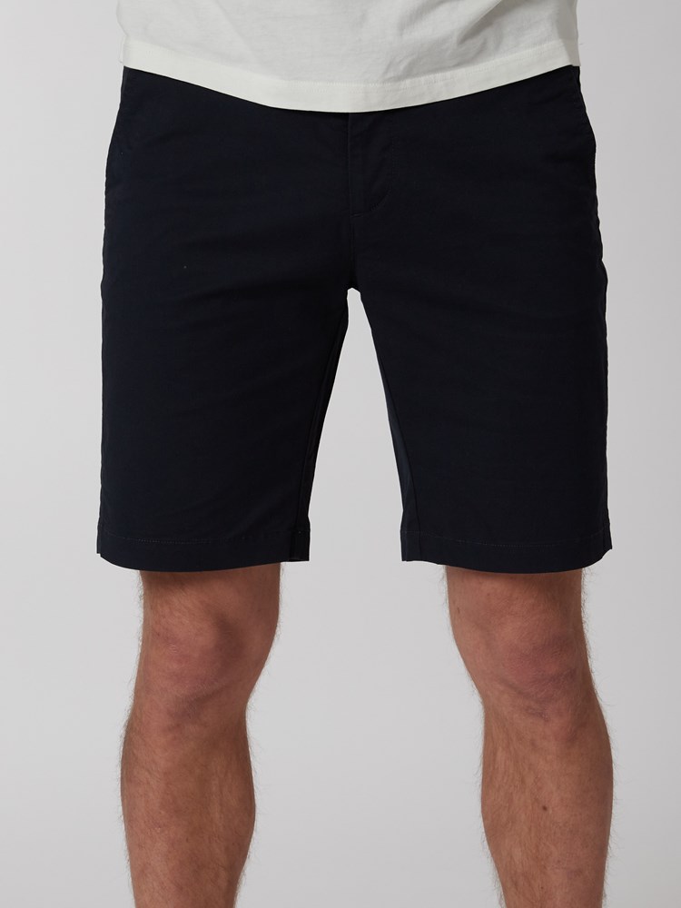 Crew chino shorts 7249913_C27-MRCAPUCHIN-H22-Modell-Front_chn=boys_9283_Crew chino shorts C27.jpg_Front||Front