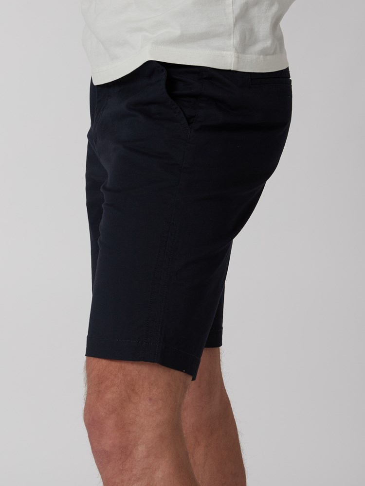 Crew chino shorts 7249913_C27-MRCAPUCHIN-H22-Modell-Left_chn=boys_6674_Crew chino shorts C27.jpg_Left||Left