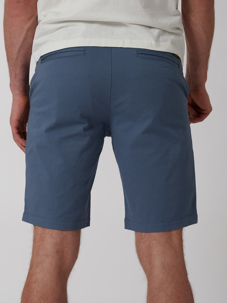 Crew chino shorts 7249913_EPF-MRCAPUCHIN-H22-Modell-Back_chn=boys_8173_Crew chino shorts EPF.jpg_Back||Back