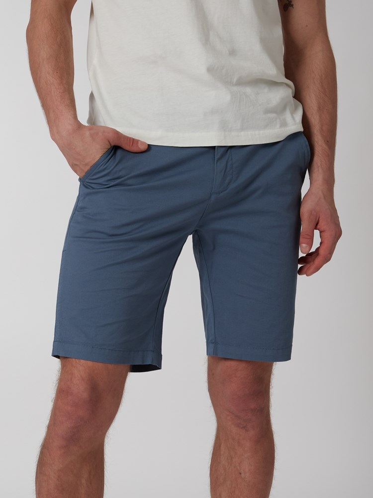 Crew chino shorts 7249913_EPF-MRCAPUCHIN-H22-Modell-Front_chn=boys_1303_Crew chino shorts EPF.jpg_Front||Front
