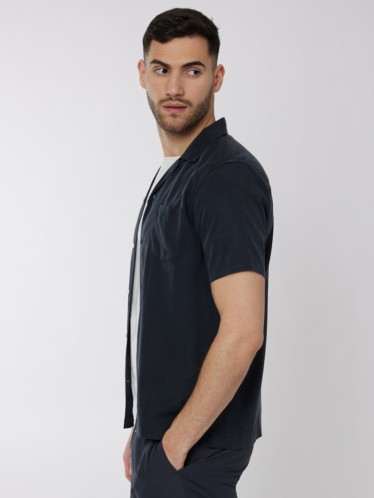 Nataniele skjorte 7249915_C27-MRCAPUCHIN-H22-Modell-Front_chn=boys_7518_Nataniele skjorte C27.jpg_Front||Front