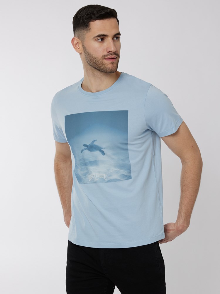 Kane T-skjorte 7249932_E8S-HENRYCHOICE-H22-Modell-Front_chn=boys_7099_Kane T-skjorte E8S.jpg_Front||Front