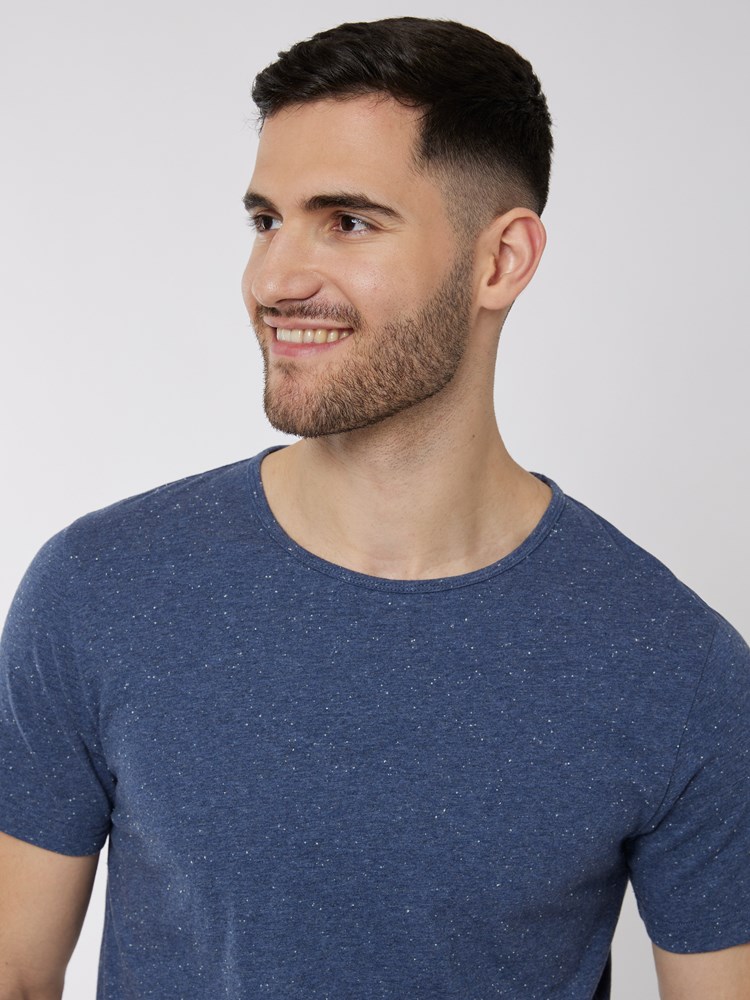 Otis t-skjorte 7249937_EHJ-HENRYCHOICE-H22-Modell-Front_chn=boys_8297_Otis t-skjorte EHJ.jpg_