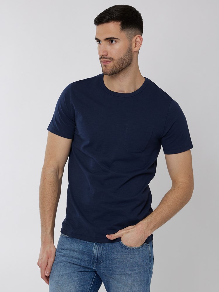 Surf t-skjorte 7249938_EGC-HENRYCHOICE-H22-Modell-Front_chn=boys_3373_Surf t-skjorte EGC.jpg_