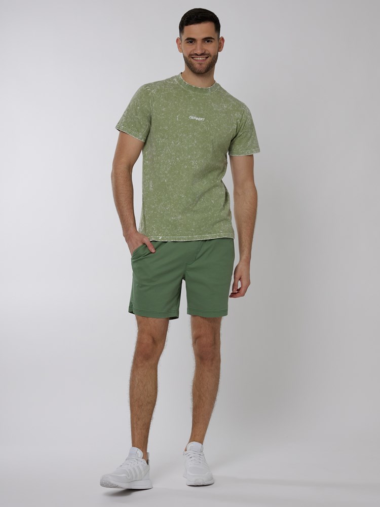 Huk shorts 7249957_GLW-WOSNOTWOS-H22-Modell-Front_chn=boys_2813_Huk shorts GLW.jpg_Front||Front