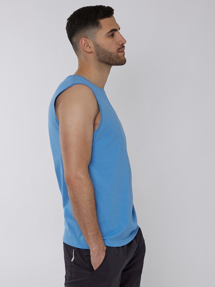 Marco singlet 7249993_ECQ-WOSNOTWOS-H22-Modell-Front_chn=boys_5289_Marco singlet ECQ.jpg_
