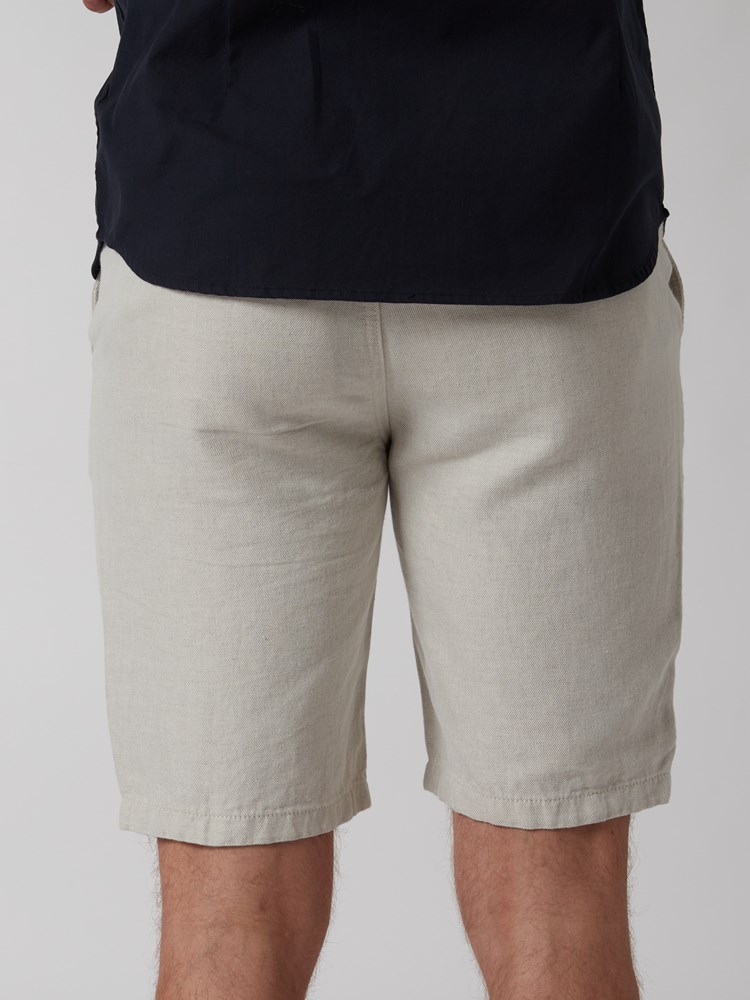 Slim natural bermuda 7249996_I4H-MRCAPUCHIN-H22-Modell-Back_chn=boys_4289_Slim natural bermuda I4H.jpg_Back||Back