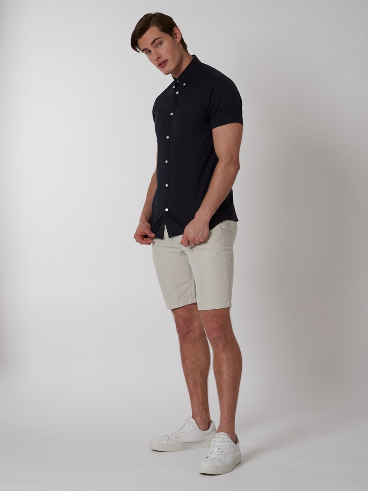 Slim natural bermuda 7249996_I4H-MRCAPUCHIN-H22-Modell-Front_chn=boys_492_Slim natural bermuda I4H.jpg_Front||Front