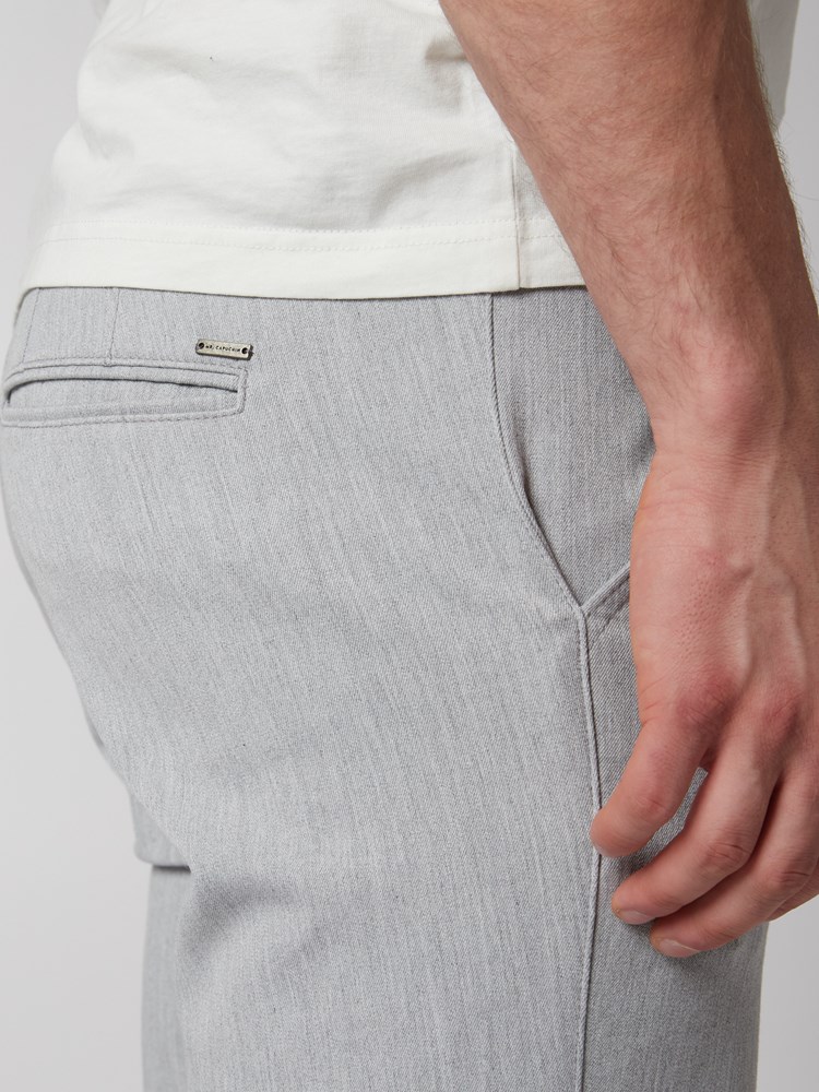 Slim suit shorts III 7250003_EM6-MRCAPUCHIN-H22-details_chn=boys_6927_ID6_Slim suit shorts III ID6.jpg_