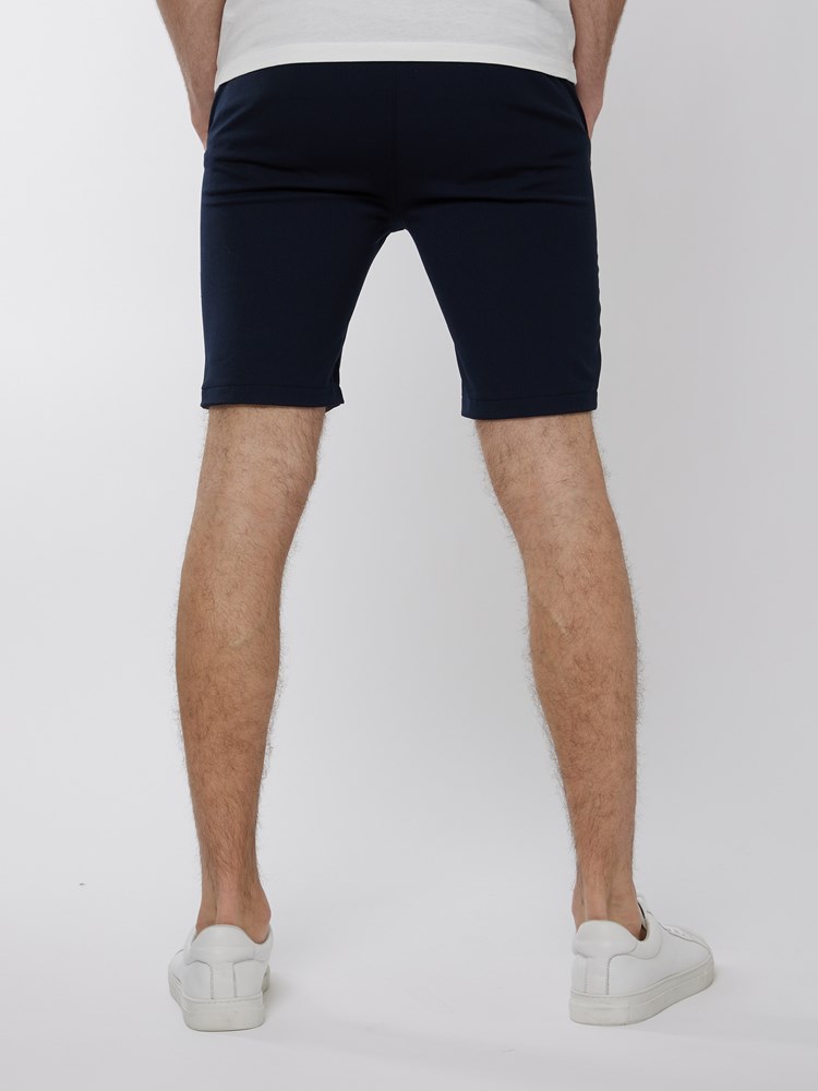 Slim suit shorts III 7250003_EM6-MRCAPUCHIN-H22-Modell-Front_chn=boys_8367_Slim suit shorts III EM6.jpg_Front||Front