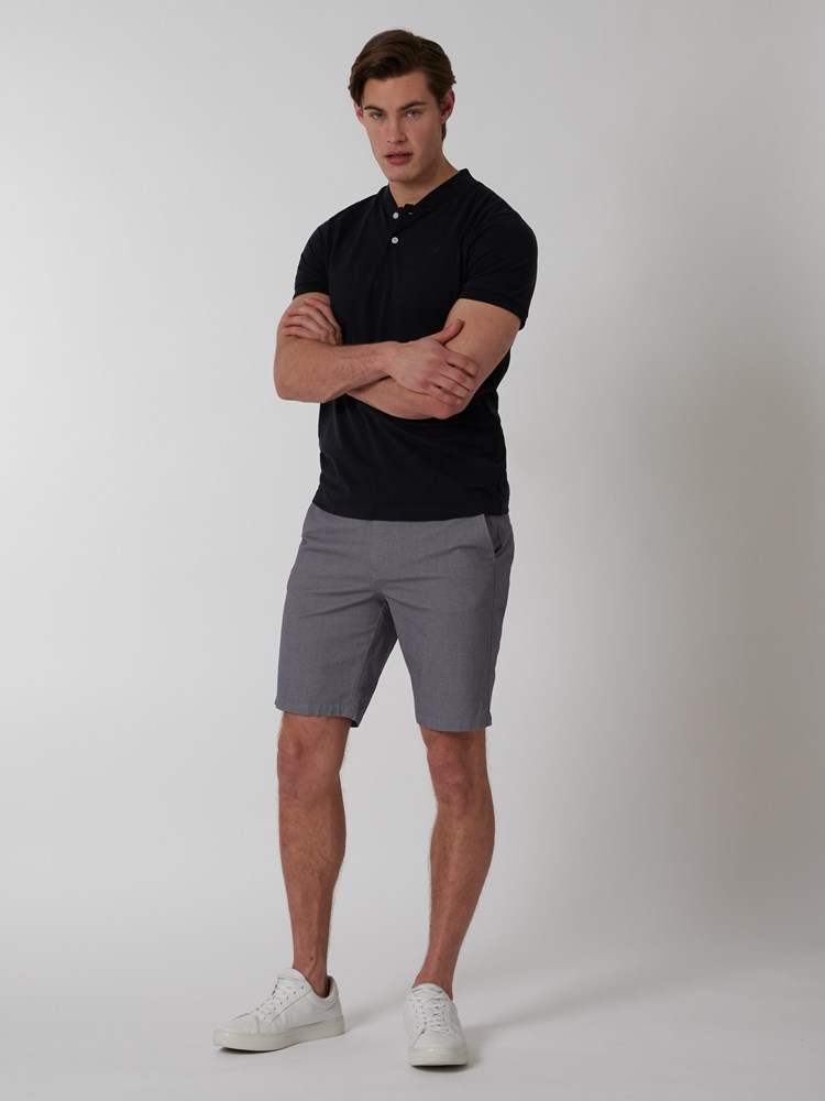 Slim structure bermuda III 7250004_ID9-MRCAPUCHIN-H22-Modell-Front_chn=boys_2743_Slim structure bermuda III ID9_Slim structure bermuda III ID9 7250004.jpg_Front||Front