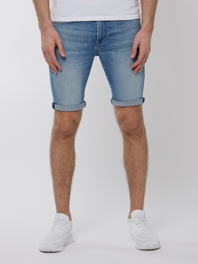 Skinny mid blue bermuda 7250029_DAB-HENRYCHOICE-H22-Modell-Front_chn=boys_3636_Skinny mid blue bermuda DAB.jpg_Front||Front