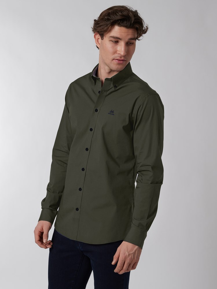 Patrick skjorte - slim fit 7500141_EM6-JEANPAUL-A22-Modell-Front_2888 _2grønn_C19_Patrick skjorte - slim fit C19.jpg_
