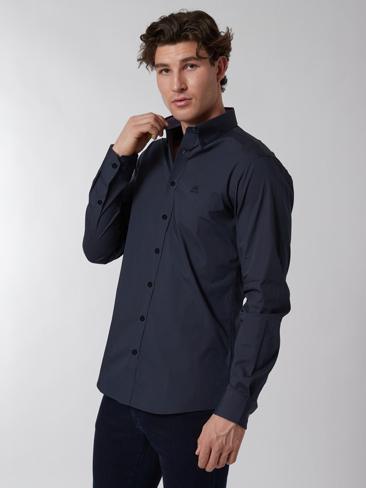 Patrick skjorte - slim fit 7500141_EM6-JEANPAUL-A22-Modell-Front_4934 _4nyfarge_Patrick skjorte - slim fit EM6.jpg_