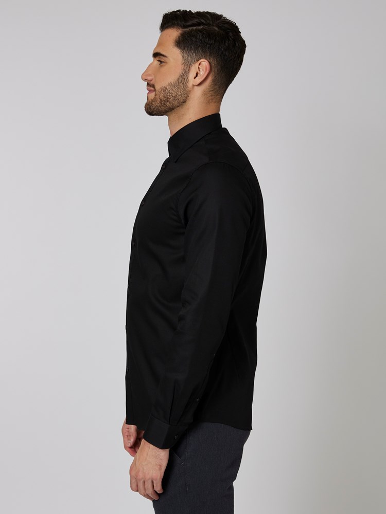 Leon skjorte 7500539_ID2-MRCAPUCHIN-W22-Modell-Front_chn=boys_1594_Leon skjorte ID2.jpg_Front||Front
