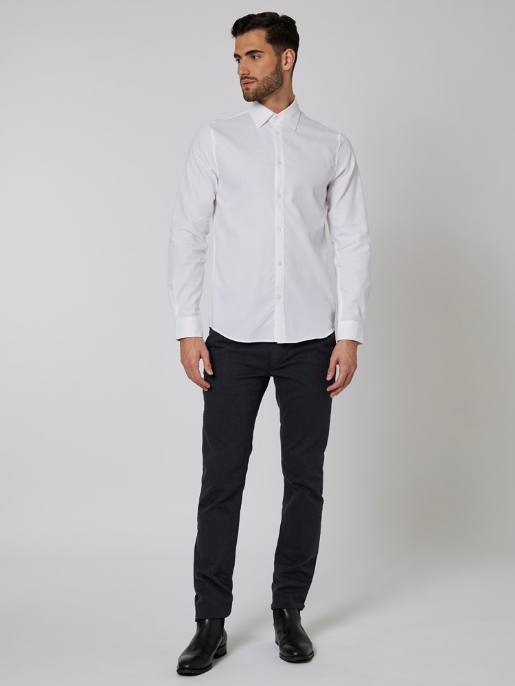 Leon skjorte 7500539_O68-MRCAPUCHIN-W22-Modell-Front_chn=boys_3783_Leon skjorte O68.jpg_Front||Front