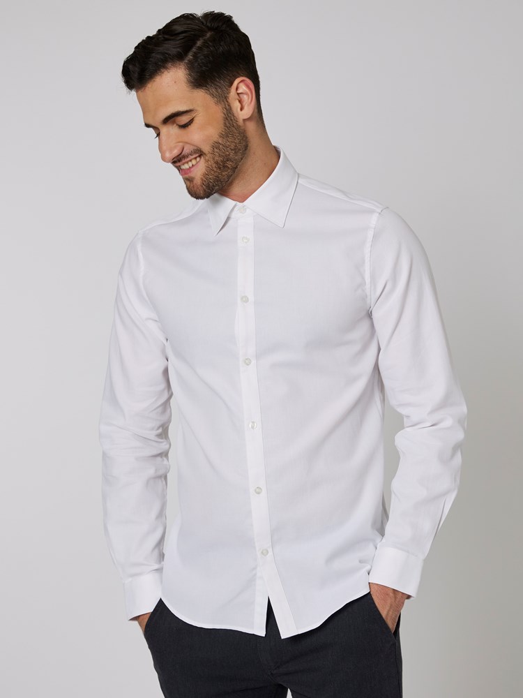 Leon skjorte 7500539_O68-MRCAPUCHIN-W22-Modell-Front_chn=boys_7999_Leon skjorte O68.jpg_Front||Front