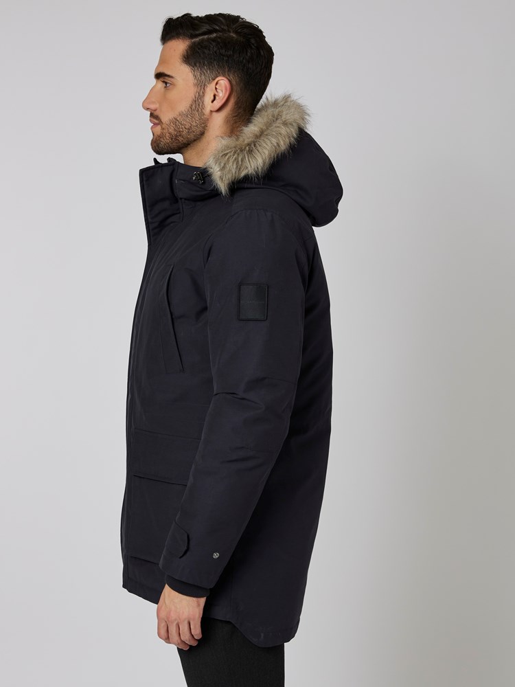 Adrian parka 7500550_C27-MRCAPUCHIN-W22-Modell-Front_chn=boys_8577_Adrian parka C27_Adrian parka C27 7500550.jpg_Front||Front