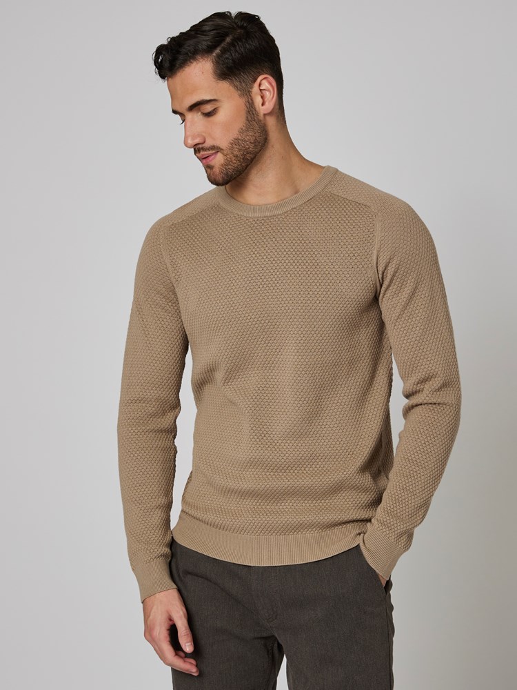 Olav strikkegenser 7500562_I6F-MRCAPUCHIN-W22-Modell-Front_chn=boys_6686_Olav strikkegenser I6F 7500562.jpg_Front||Front