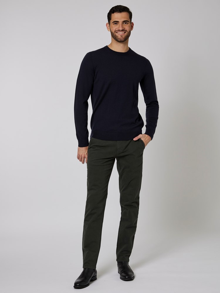 Merino strikkegenser 7500570_C27-MRCAPUCHIN-W22-Modell-Front_chn=boys_1837_Merino strikkegenser C27.jpg_Front||Front