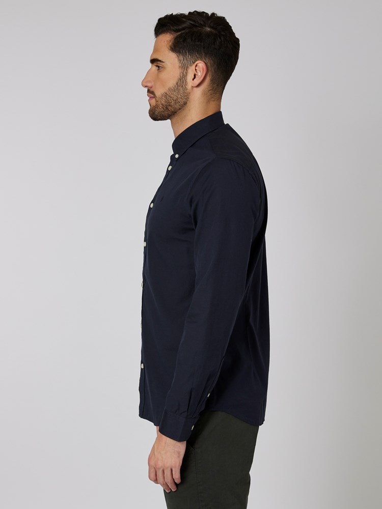 Tony oxfordskjorte 7500620_C27-MRCAPUCHIN-W22-Modell-Front_chn=boys_5983_Tony oxfordskjorte C27.jpg_Front