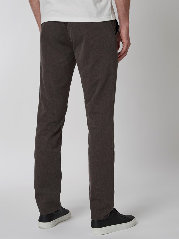 Slim melange chino 7500719_AIQ-MRCAPUCHIN-A22-Modell-Back_chn=boys_7530_Slim melange chino AIQ.jpg_Back||Back