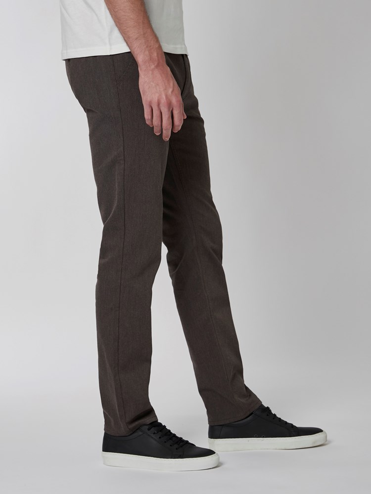 Slim melange chino 7500719_AIQ-MRCAPUCHIN-A22-Modell-Left_chn=boys_5245_Slim melange chino AIQ.jpg_Left||Left