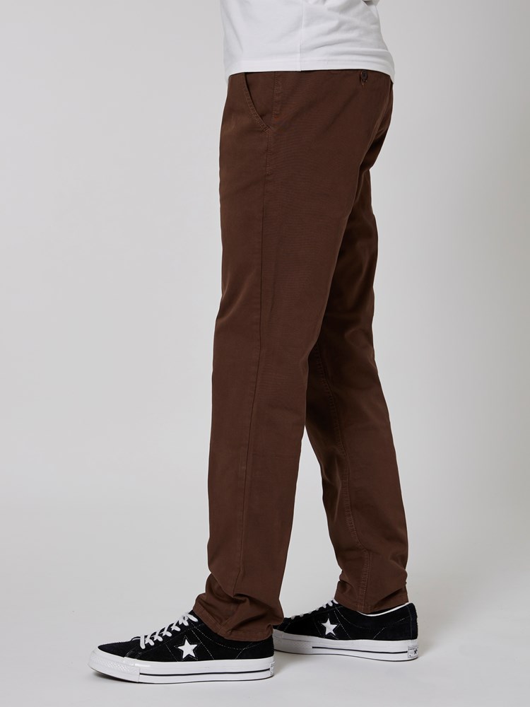 Regular chino str. twill 7500732_AIT-MRCAPUCHIN-NOS-Modell-Front_chn=boys_9218_Regular chino str. twill AIT 7500732.jpg_Front||Front