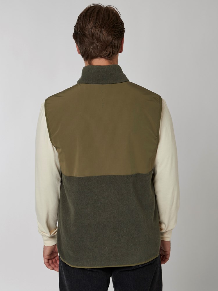 Kjartan vest 7501013_GUC-WOSNOTWOS-A22-Modell-Back_chn=boys_4589_Kjartan vest GUC.jpg_Back||Back