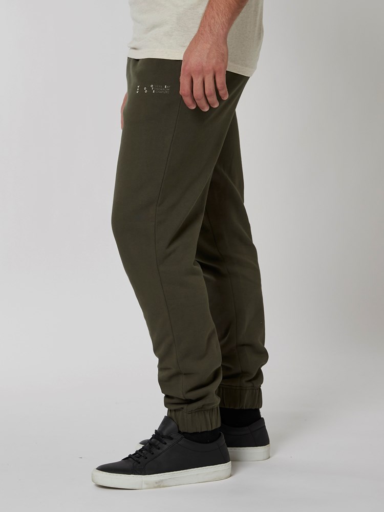 Signature joggebukse 7501022_GUC-WOSNOTWOS-A22-Modell-Left_chn=boys_462_Signature joggebukse GUC.jpg_Left