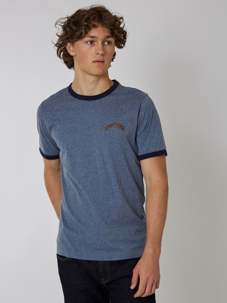 Contrast t-shirt 7501041_EDR-HENRYCHOICE-A22-Modell-Front_chn=boys_6556_Contrast t-shirt EDR.jpg_Front||Front