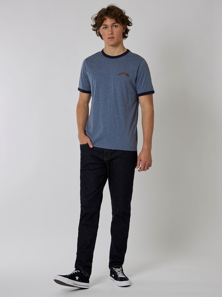 Contrast t-shirt 7501041_EDR-HENRYCHOICE-A22-Modell-Front_chn=boys_9832_Contrast t-shirt EDR.jpg_Front||Front
