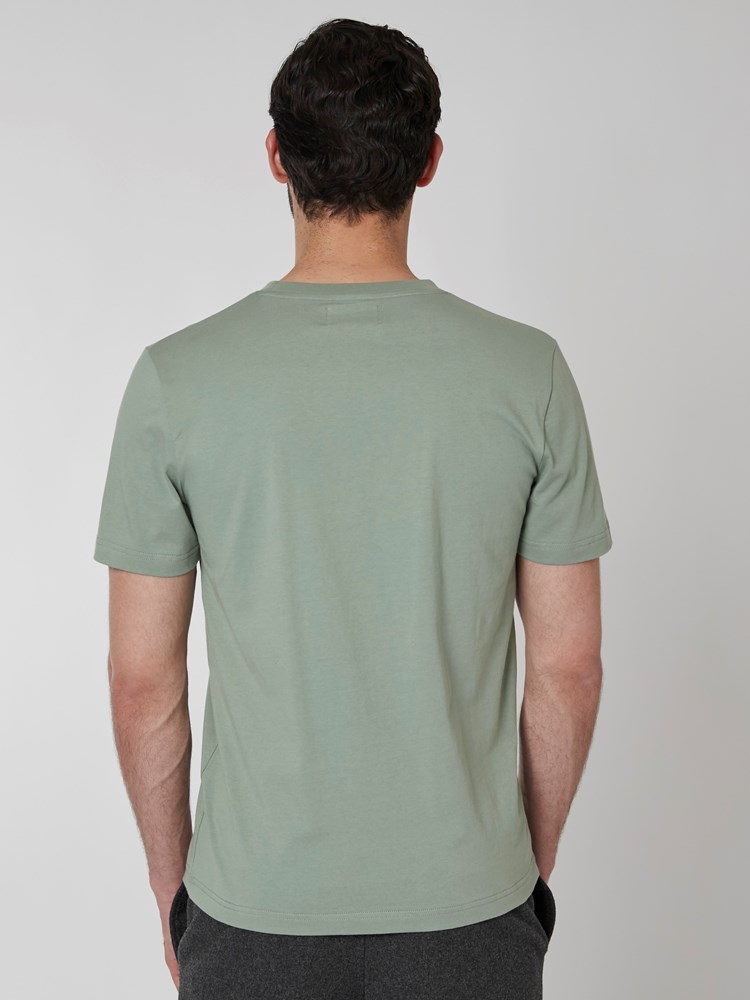 Augustus t-skjorte 7501042_GIX-MRCAPUCHIN-A22-Modell-Back_chn=boys_2205_Augustus t-skjorte GIX 7501042.jpg_Back||Back