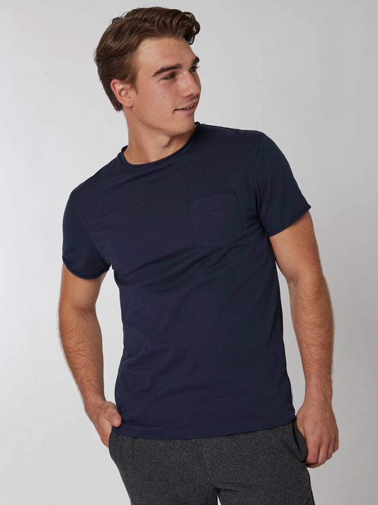 Alfredo t-skjorte 7501043_C29-MRCAPUCHIN-A22-Modell-Front_chn=boys_8537_Alfredo t-skjorte C29.jpg_Front||Front