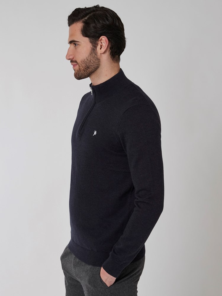 Dammers zip neck strikkegenser 7501047_C27-MRCAPUCHIN-A22-Modell-Left_chn=boys_868_Dammers zip neck strikkegenser C27.jpg_Left||Left