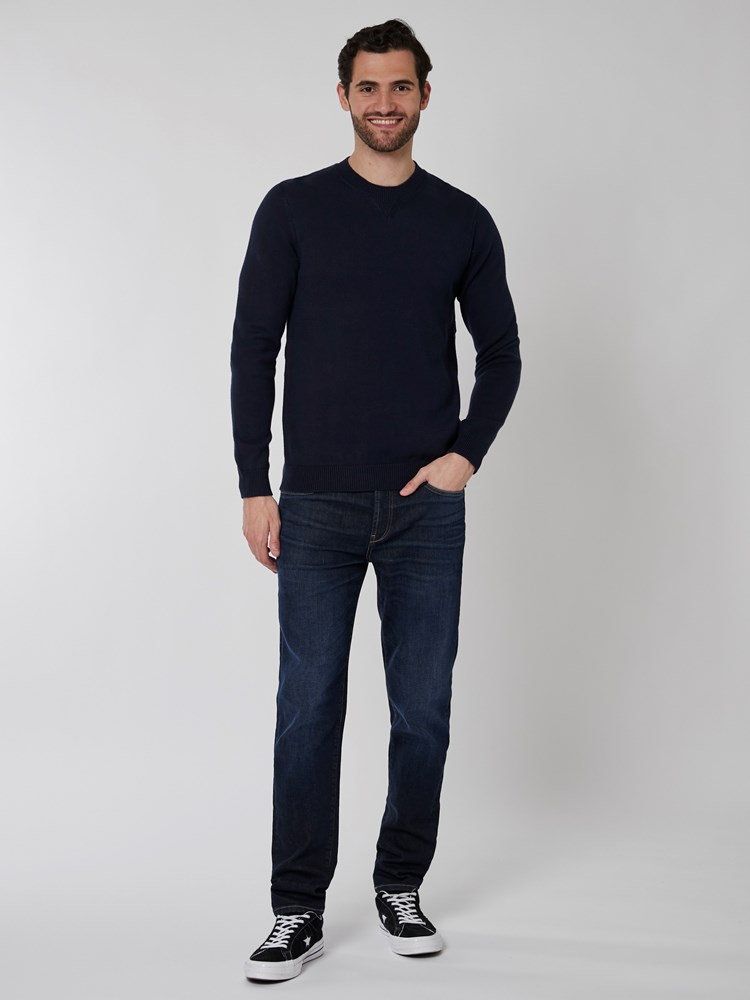 Vee strikkegenser 7501051_EM1-HENRYCHOICE-A22-Modell-Front_chn=boys_2964_Vee strikkegenser EM1.jpg_Front||Front