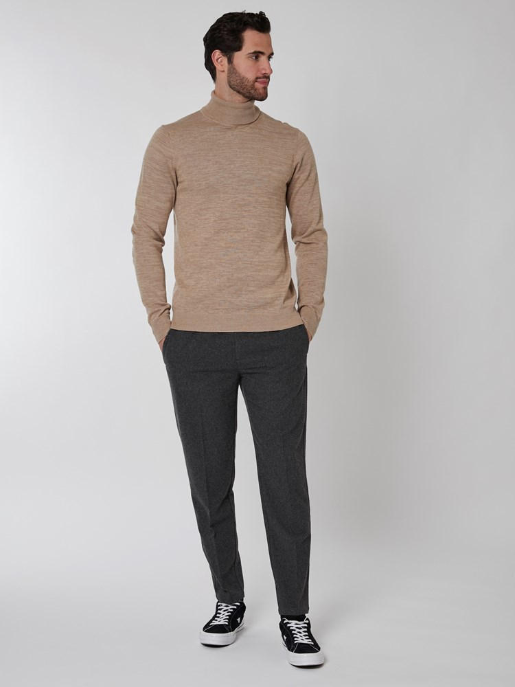 Douglas strikkegenser 7501058_I6F-MRCAPUCHIN-A22-Modell-Front_chn=boys_2348_Douglas strikkegenser I6F.jpg_Front||Front