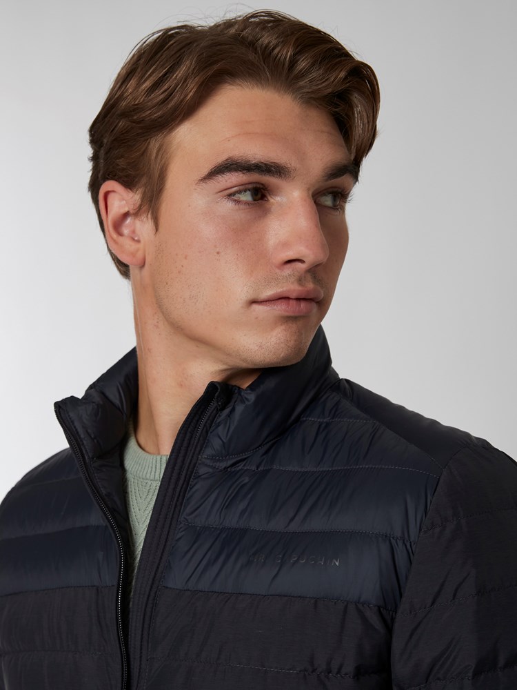 Louis down jakke 7501073_C27-MRCAPUCHIN-A22-details_chn=boys_618_Louis down jakke C27.jpg_