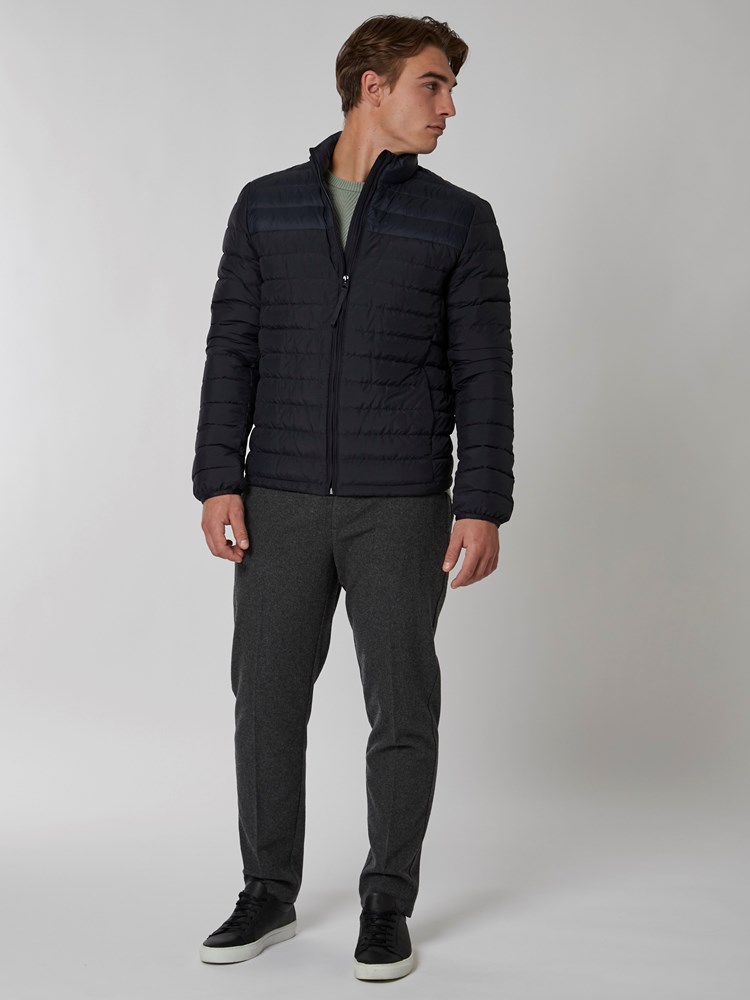 Louis down jakke 7501073_C27-MRCAPUCHIN-A22-Modell-Front_chn=boys_6641_Louis down jakke C27.jpg_Front||Front