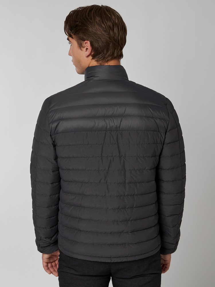 Louis down jakke 7501073_IC9-MRCAPUCHIN-A22-Modell-Back_chn=boys_5420_Louis down jakke IC9.jpg_Back||Back