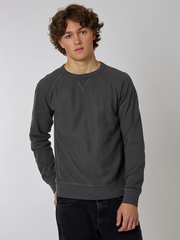 Washed sweater 7501120_IFK-HENRYCHOICE-A22-Modell-Front_chn=boys_7632_Washed sweater IFK.jpg_Front||Front