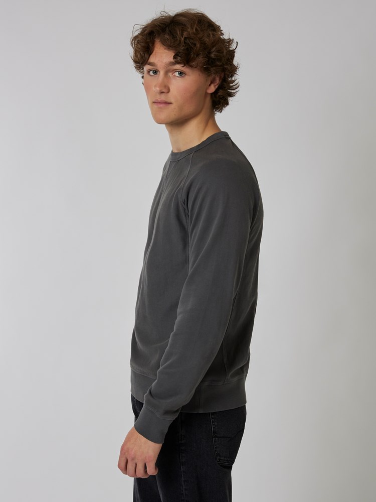 Washed sweater 7501120_IFK-HENRYCHOICE-A22-Modell-Left_chn=boys_1461_Washed sweater IFK.jpg_Left||Left