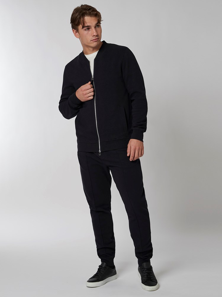 Giovanni zip jakke 7501126_C27-MRCAPUCHIN-A22-Modell-Front_chn=boys_9104_Giovanni zip jakke C27.jpg_Front||Front