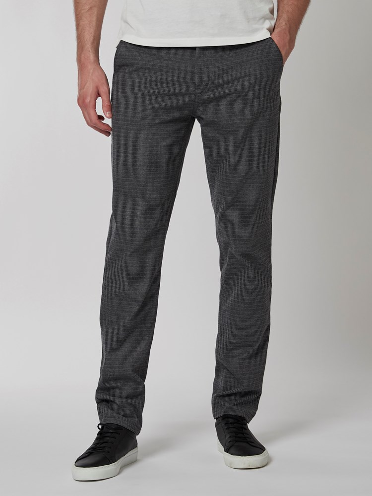 Slim check chino 7501435_IEL-MRCAPUCHIN-A22-Modell-Front_chn=boys_7215_Slim check chino IEL.jpg_Front||Front