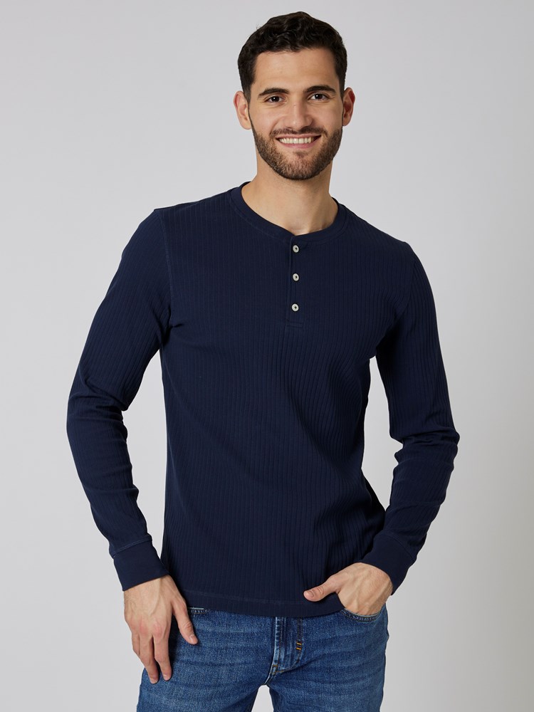 Chris Grandad 7501844_EM1-HENRYCHOICE-S23-Modell-Front_chn=boys_9904_Chris Grandad EM1.jpg_Front||Front
