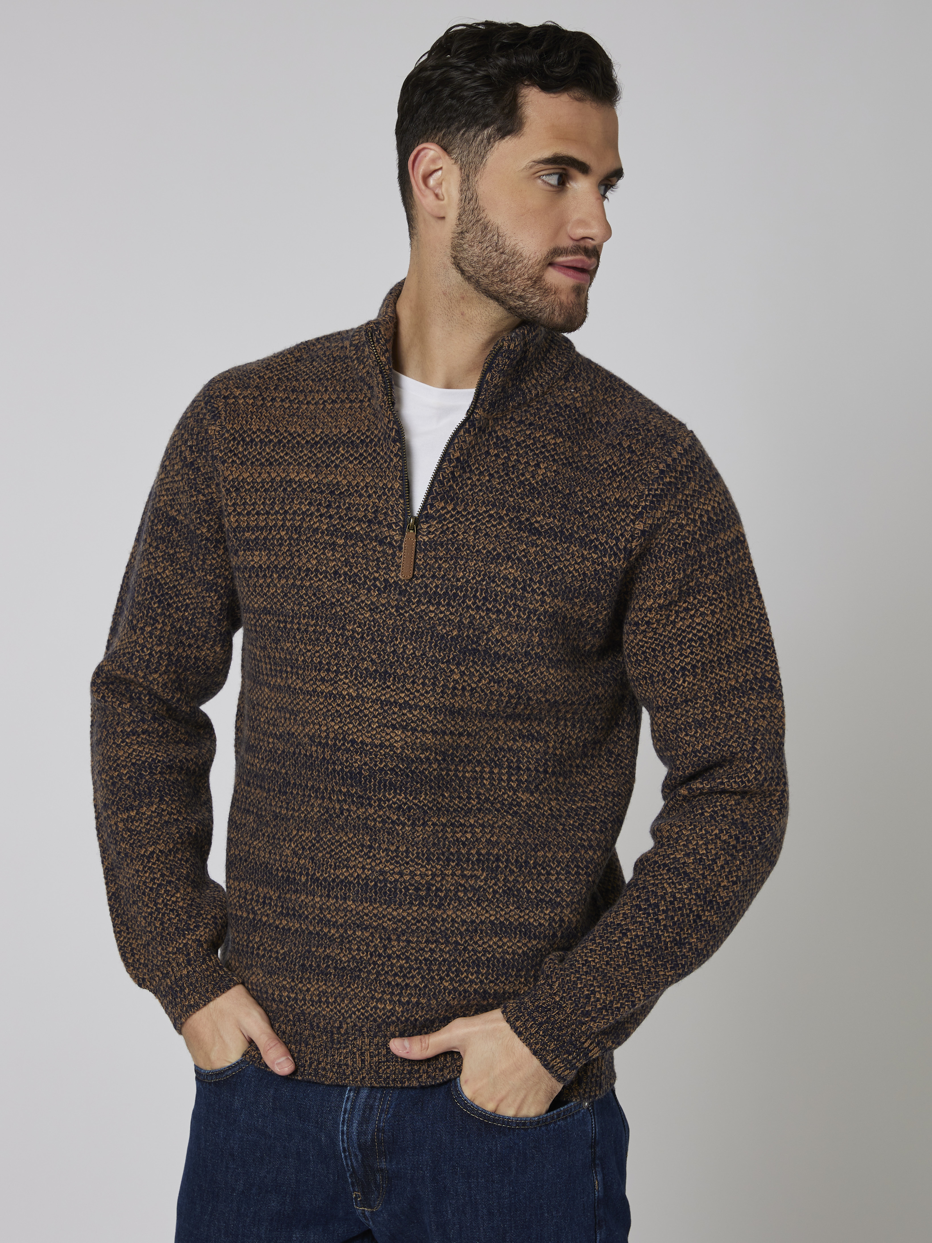 Carl zip strikkegenser 7501893_EM1-HENRYCHOICE-W22-Modell-Front_chn=boys_92_Carl zip strikkegenser EM1 7501893.jpg_Front||Front